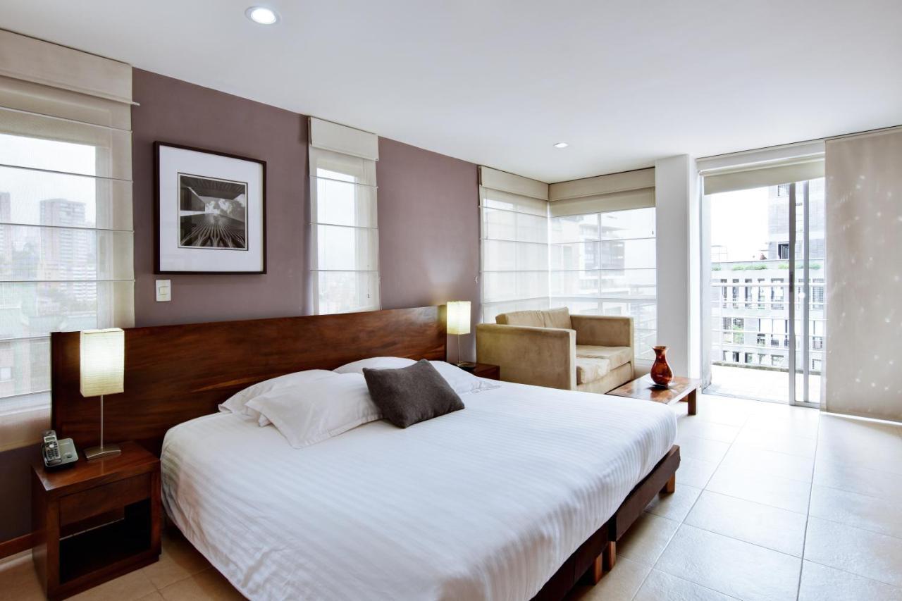 Cyan Suites Poblado By Mde Bnb เมเดยิน ภายนอก รูปภาพ
