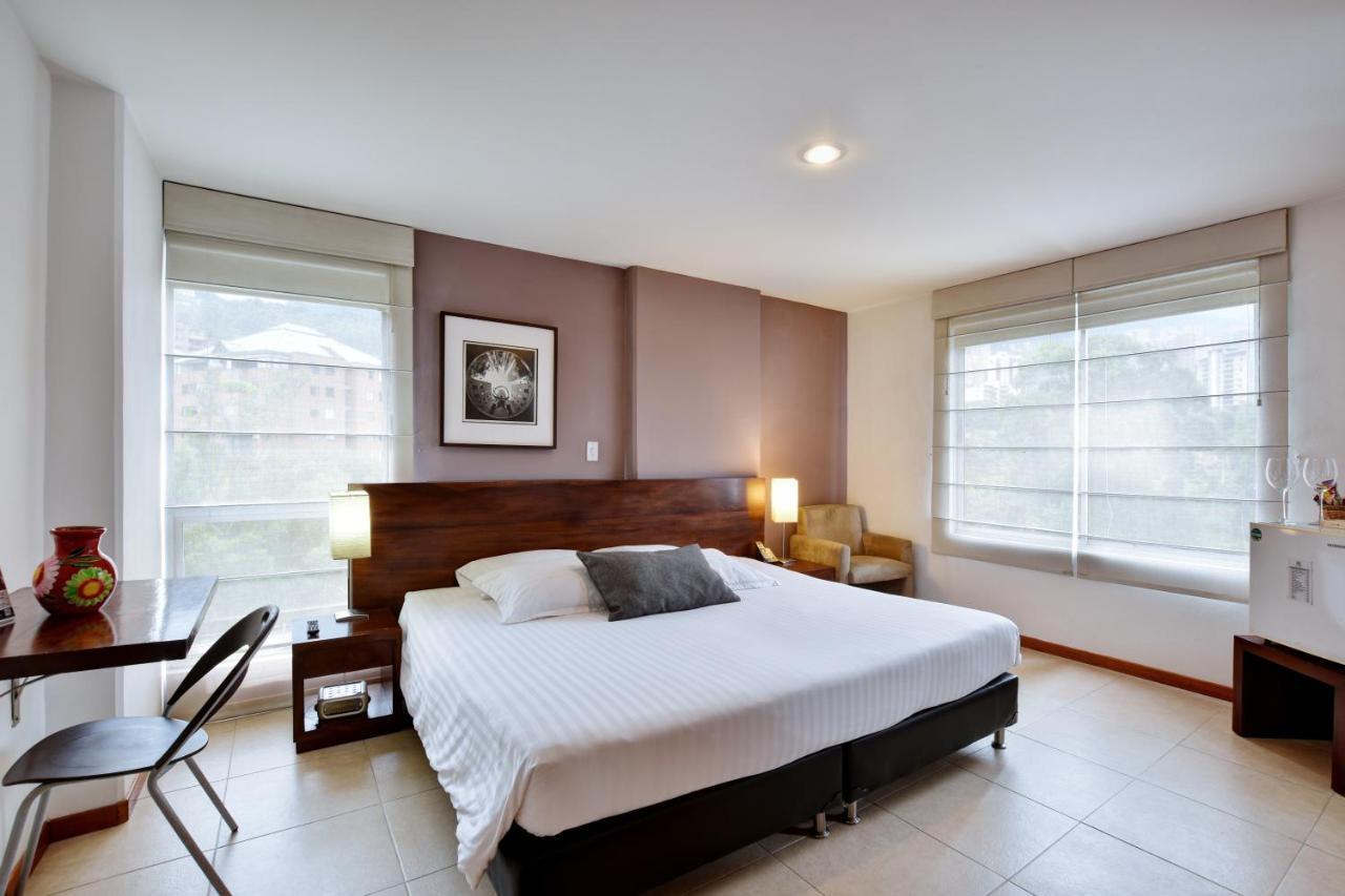 Cyan Suites Poblado By Mde Bnb เมเดยิน ภายนอก รูปภาพ