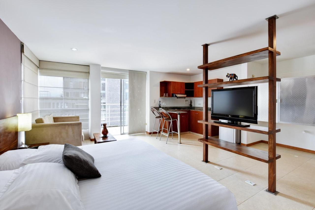 Cyan Suites Poblado By Mde Bnb เมเดยิน ภายนอก รูปภาพ