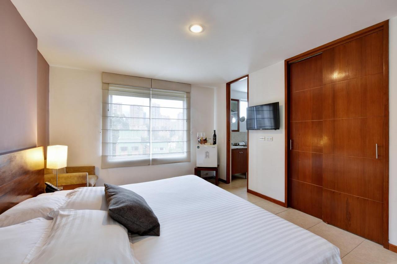 Cyan Suites Poblado By Mde Bnb เมเดยิน ภายนอก รูปภาพ