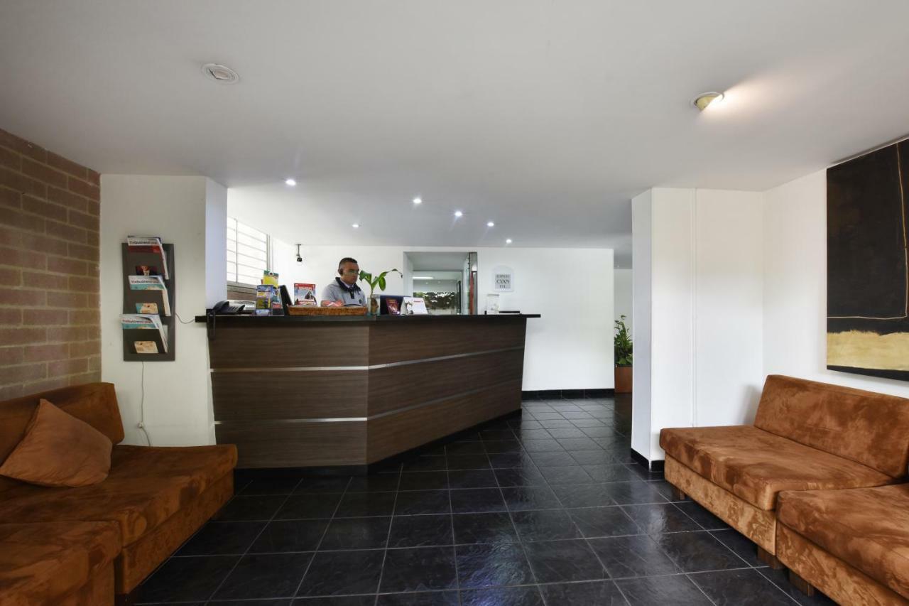 Cyan Suites Poblado By Mde Bnb เมเดยิน ภายนอก รูปภาพ